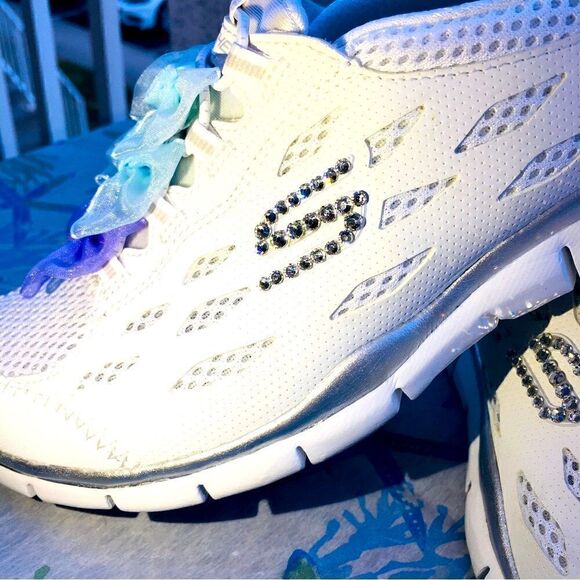 KAWII Swarovski Crystal Custom Skechers🦋💕🌺💝🦋 - Picture 12 of 13